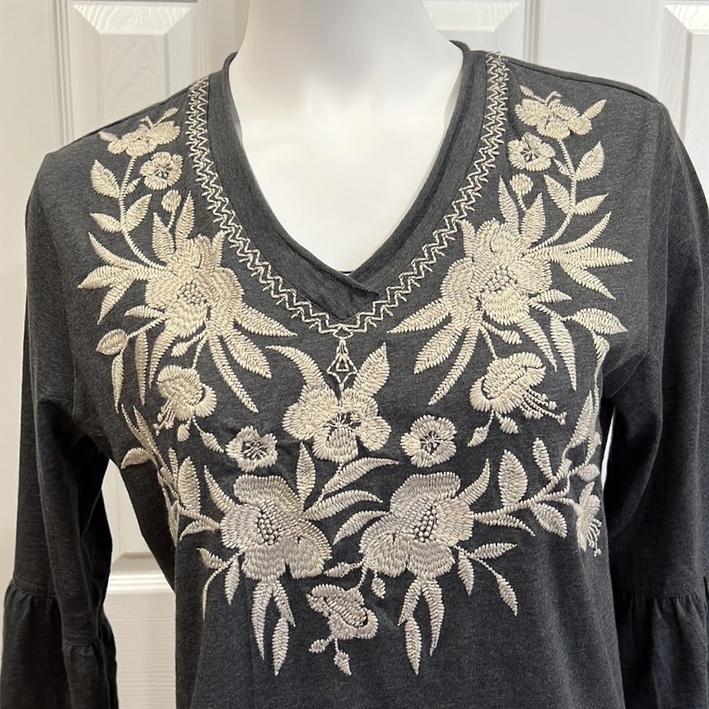 Faith & Zoe shirt size M - Picture 3 of 7